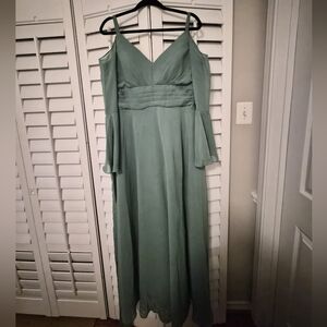 Elegant Green Maxi Dress